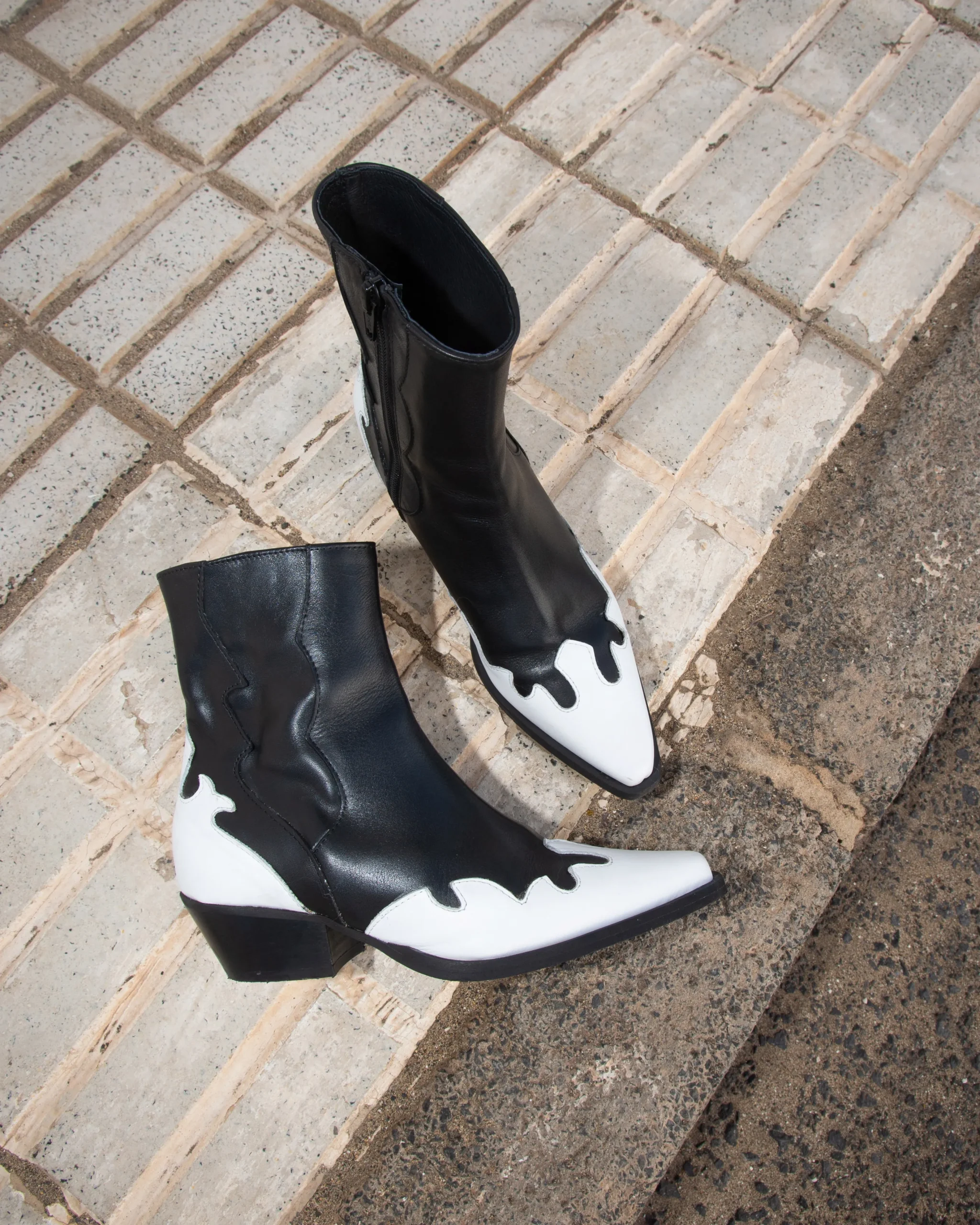 BOTTINES EAGLE NOIR-BLANC
